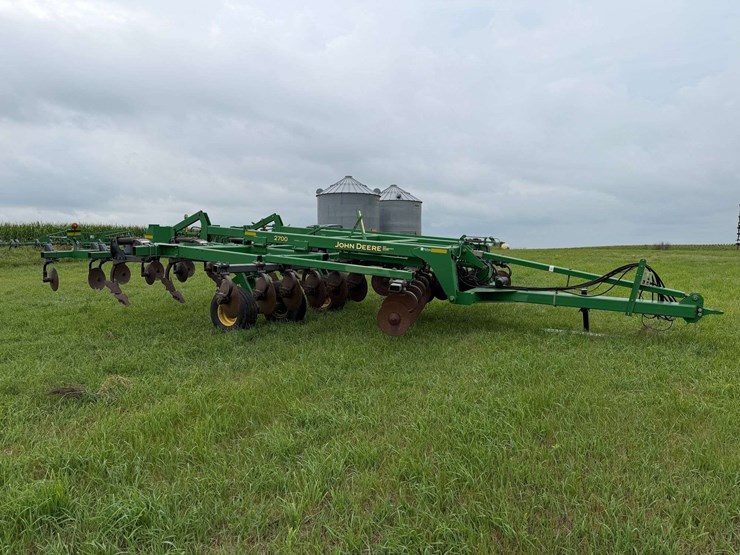 john-deere-2700-image-4