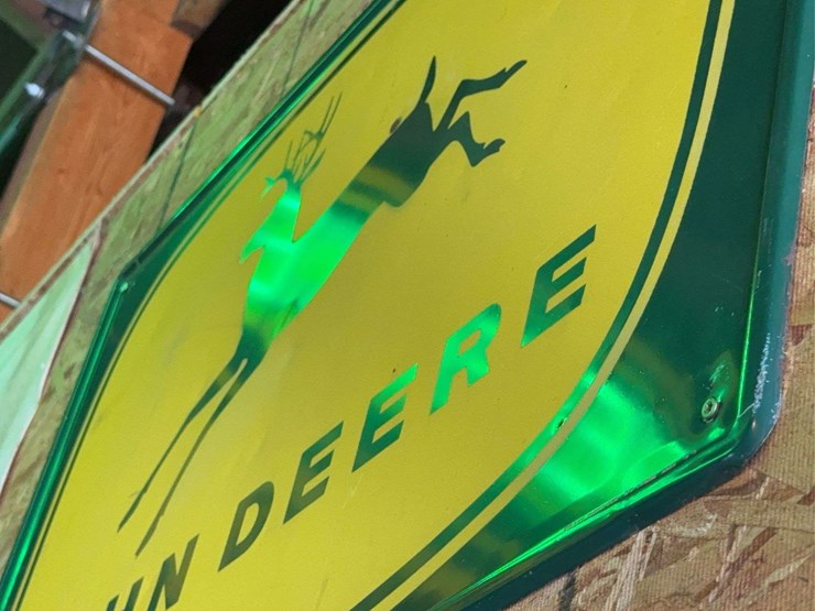 john-deere-four-legged-reflective-sign-image-10