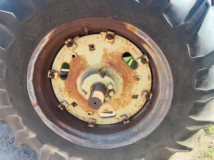 john-deere-70-image-97