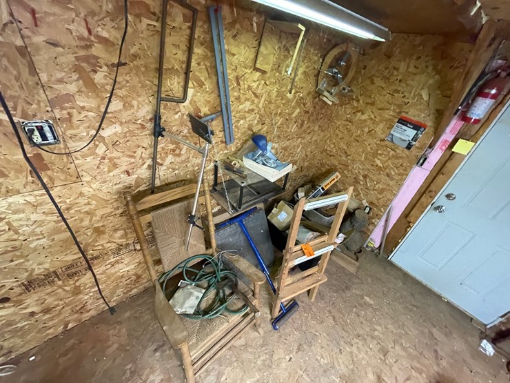 #7138-•-contents-of-wall-image-3