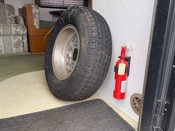 #3064-•-2002-citation-30'-bumper-pull-camper-image-11