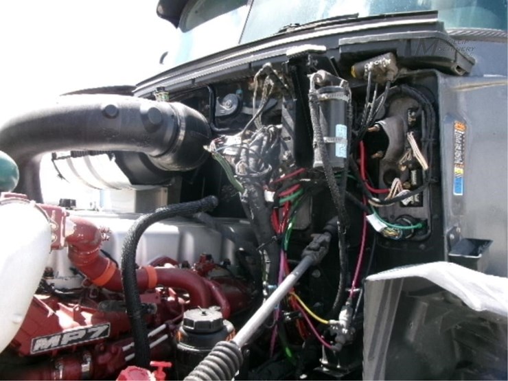 2017-mack-pinnacle-cxu613-image-35