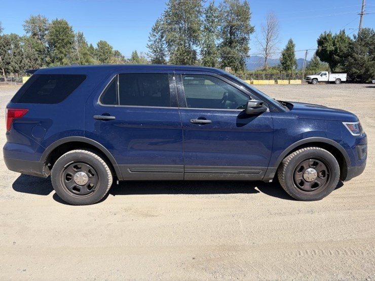 2017-ford-explorer-image-3