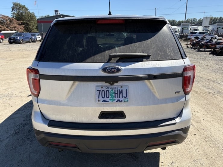 2018-ford-explorer-image-5