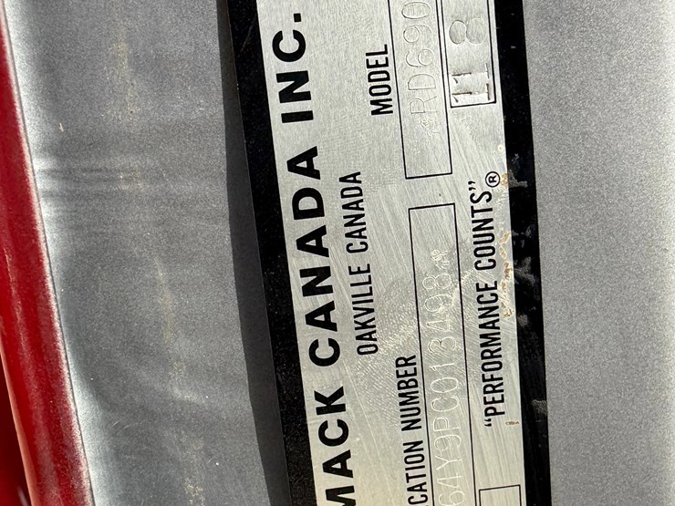 1993-mack-rd690s-image-15