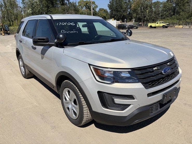 2017-ford-explorer-image-2