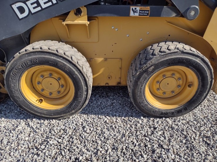 deere-318g-image-13
