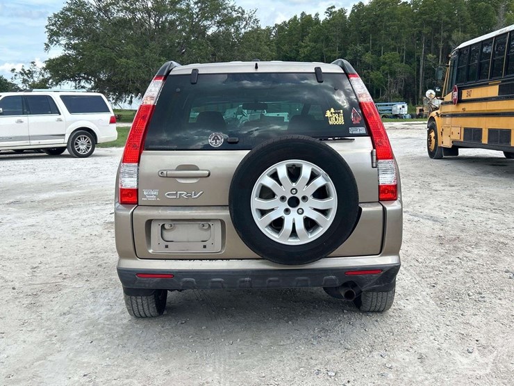 2005-honda-crv-image-17