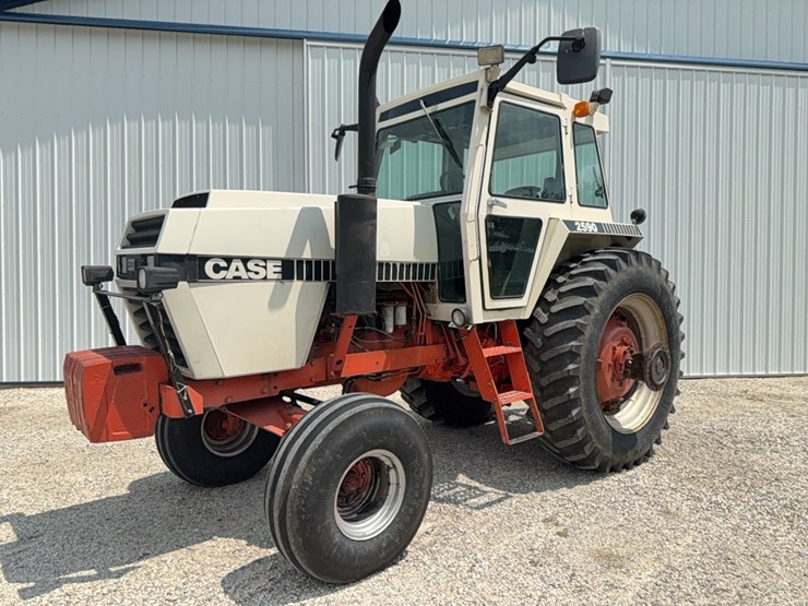 case-2590-tractor-image-1