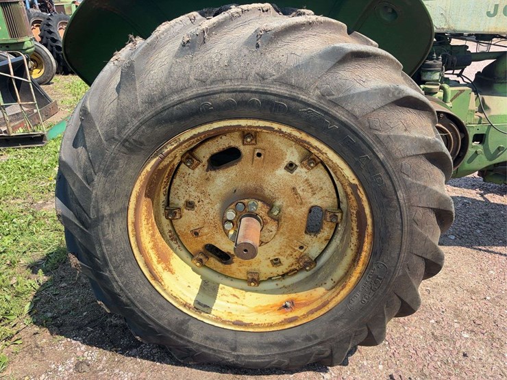 john-deere-630-image-87