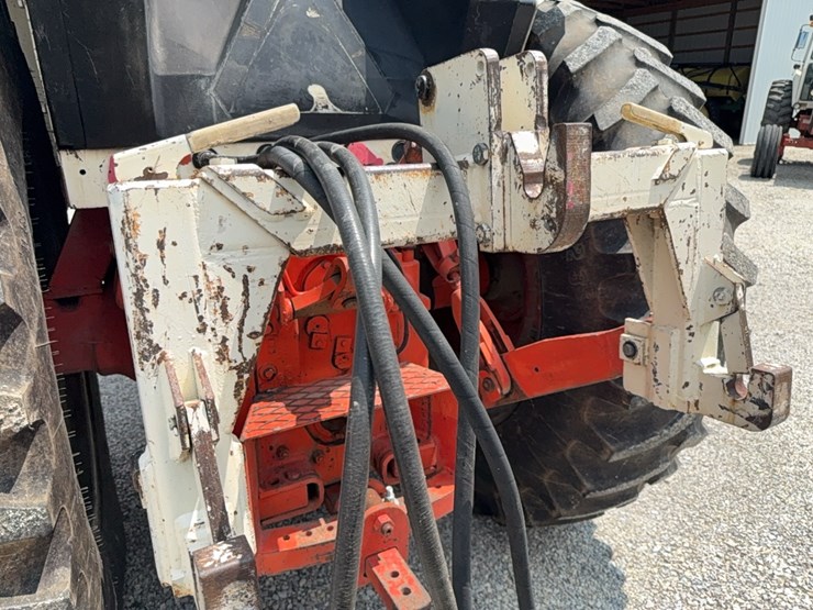 case-2590-tractor-image-10