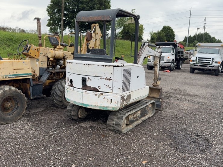 1998-bobcat-325-image-8