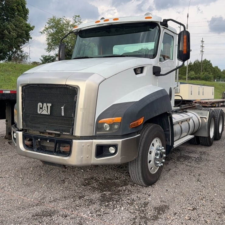 2013 CATERPILLAR CT660