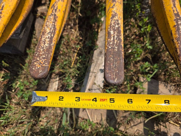 shoule-hb-7-rock-fork,-has-bolt-on-mounts,-84”-wide,-1-3/8”-round-bar-tine,-5”-spacing,-heavy-duty,-image-10