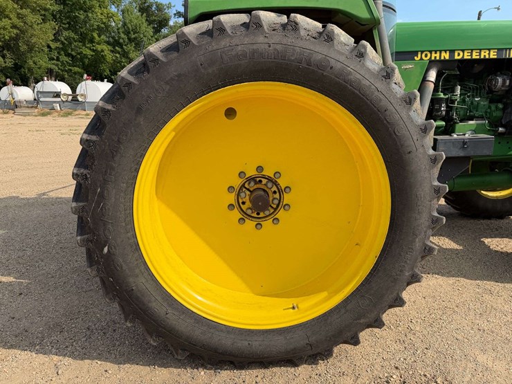 1992-john-deere-4760-image-44