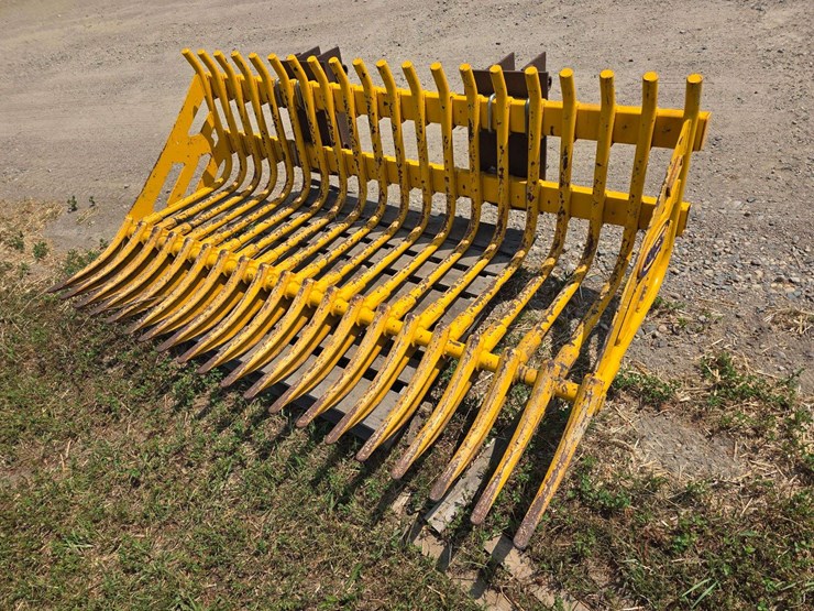 shoule-hb-7-rock-fork,-has-bolt-on-mounts,-84”-wide,-1-3/8”-round-bar-tine,-5”-spacing,-heavy-duty,-image-18