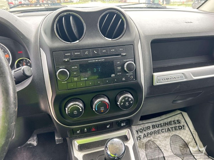 2014-jeep-compass-image-18
