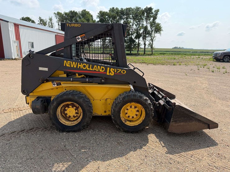 2001-new-holland-ls170-image-6