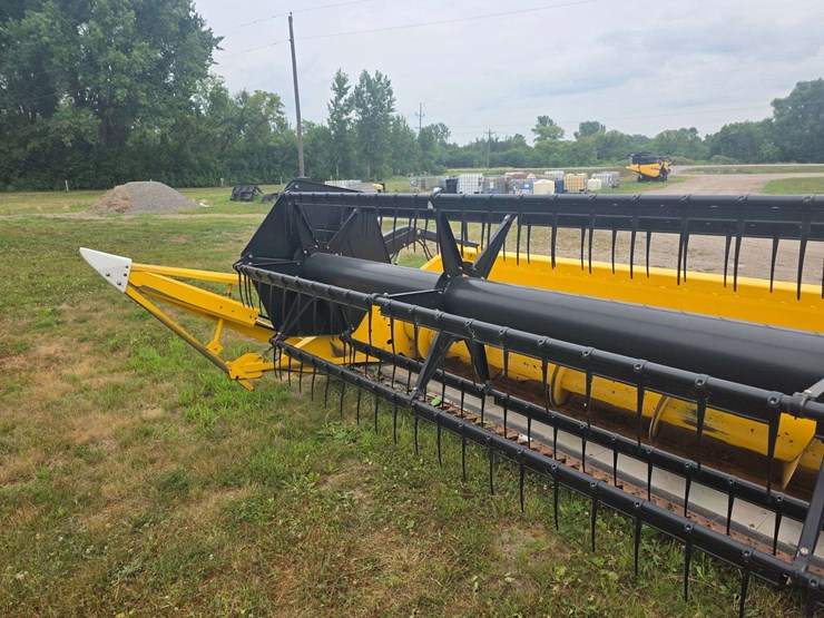 new-holland-74c-image-6
