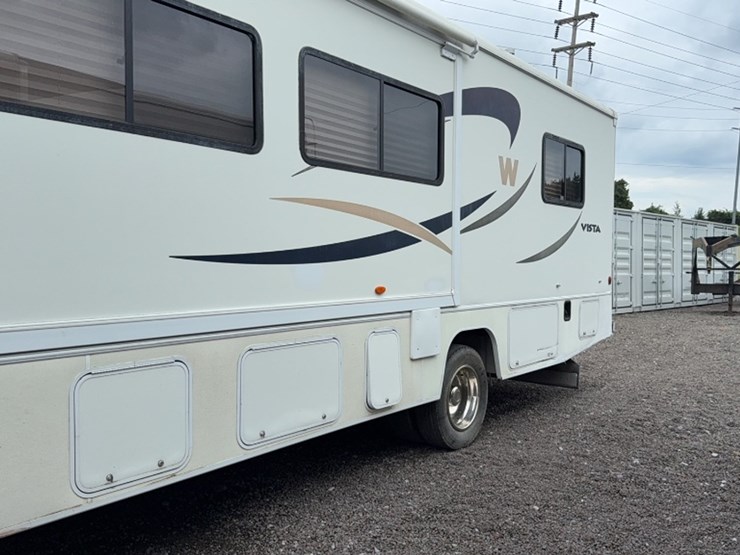 #3000-•-2007-winnebago-vista-30'-motorhome-image-14