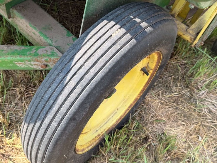 john-deere-24t-image-12