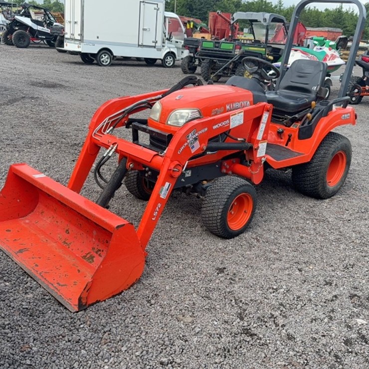 #3029 • KUBOTA 2360 TRACTOR