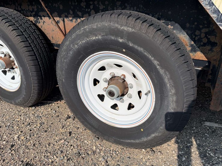 2016-pj-tandem-axle-trailer,-83”-wide,-16’+2’-beavertail,-st235/80r16-tires,-8-bolt-hubs,-5’x16”-ram-image-25
