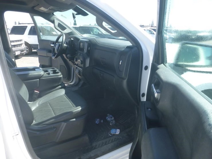 2021-chevrolet-1500-image-6