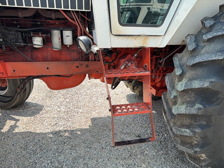 case-2590-tractor-image-34