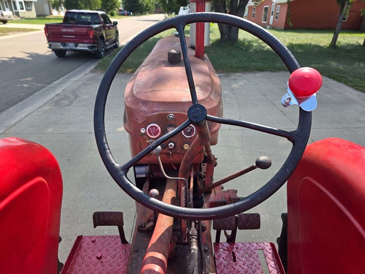 1951-massey-ferguson-44-image-30