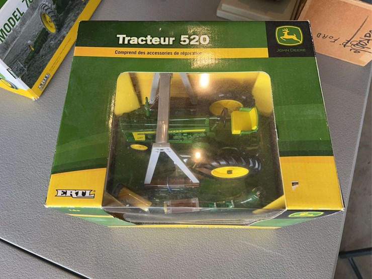 john-deere-16-image-11