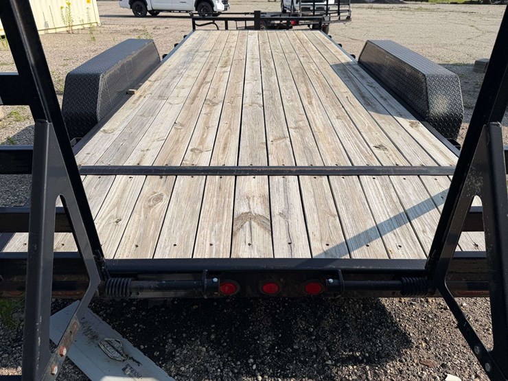 2016-pj-tandem-axle-trailer,-83”-wide,-16’+2’-beavertail,-st235/80r16-tires,-8-bolt-hubs,-5’x16”-ram-image-16