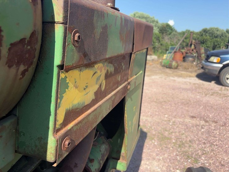 john-deere-70-image-25