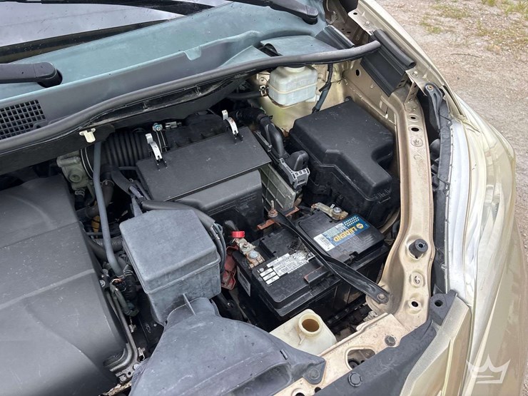 2011-toyota-sienna-image-9