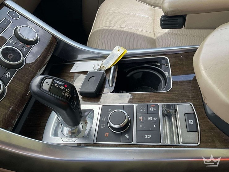 2016-land-rover-range-rover-image-19
