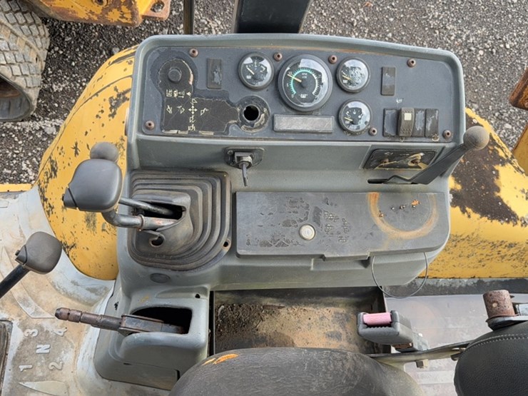 caterpillar-416c-image-19