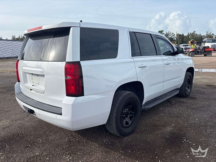 2019-chevrolet-tahoe-image-3