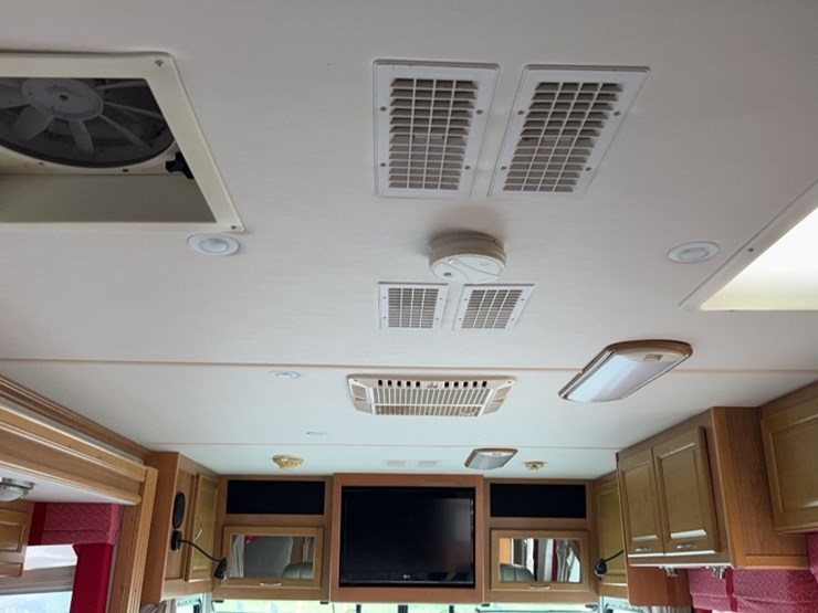 #3002-•-2007-fleetwood-southwind-32'-motor-home-image-38