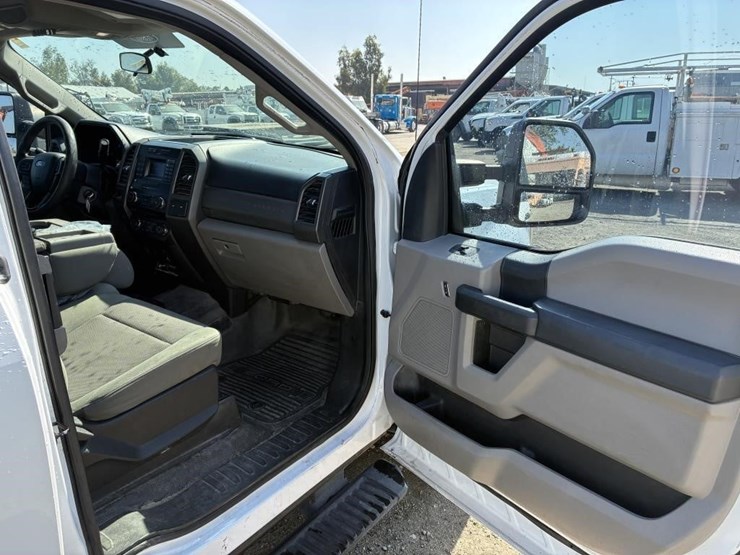 2018-ford-f350-image-13
