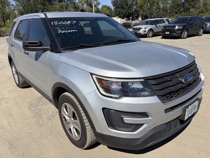 2018-ford-explorer-image-2