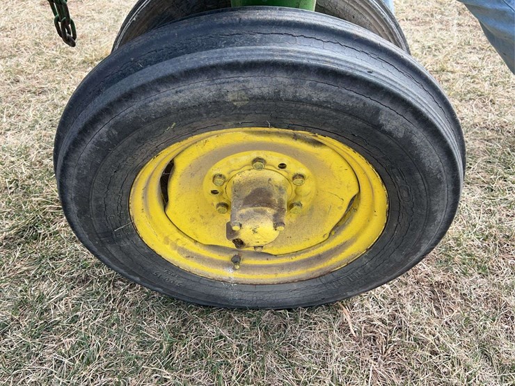 john-deere-model-b-image-18