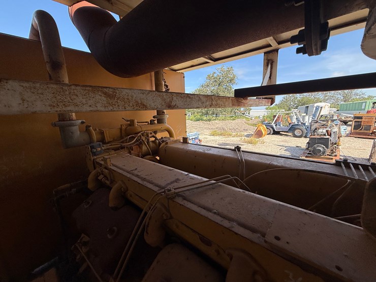 caterpillar-d379-image-13