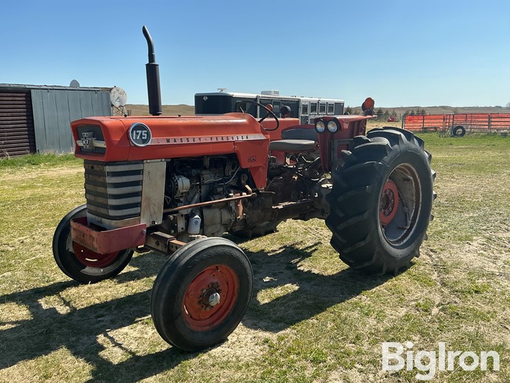 1970-massey-ferguson-175-image-1