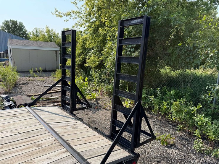 2016-pj-tandem-axle-trailer,-83”-wide,-16’+2’-beavertail,-st235/80r16-tires,-8-bolt-hubs,-5’x16”-ram-image-14