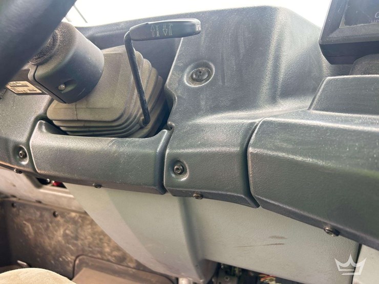 2022-deere-260e-image-39