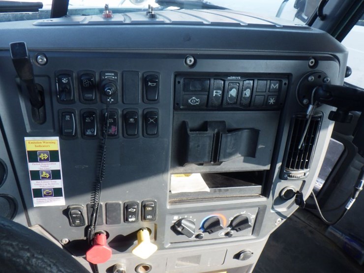 2017-mack-ch612-image-12