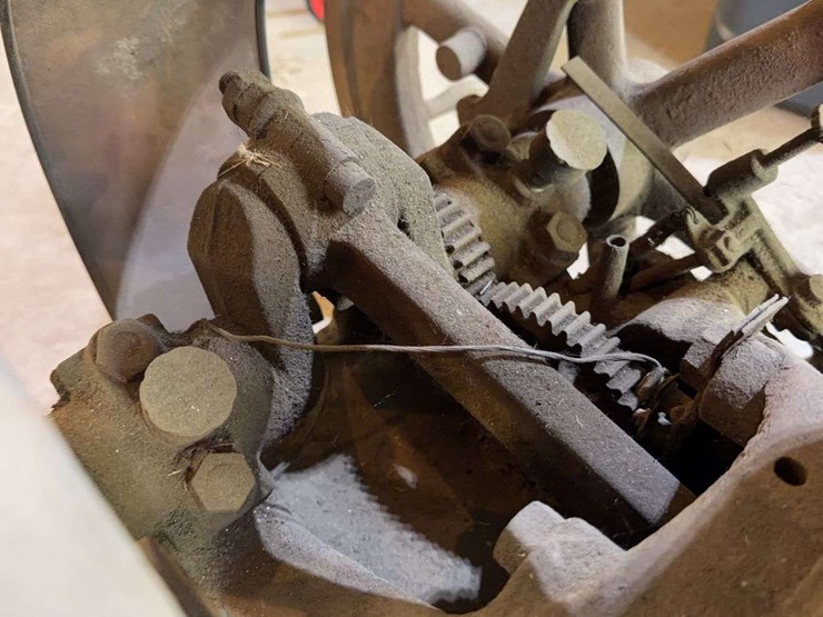 hit-and-miss-engine-image-12