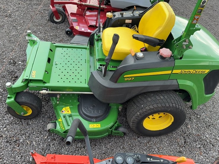2011-john-deere-997-image-11