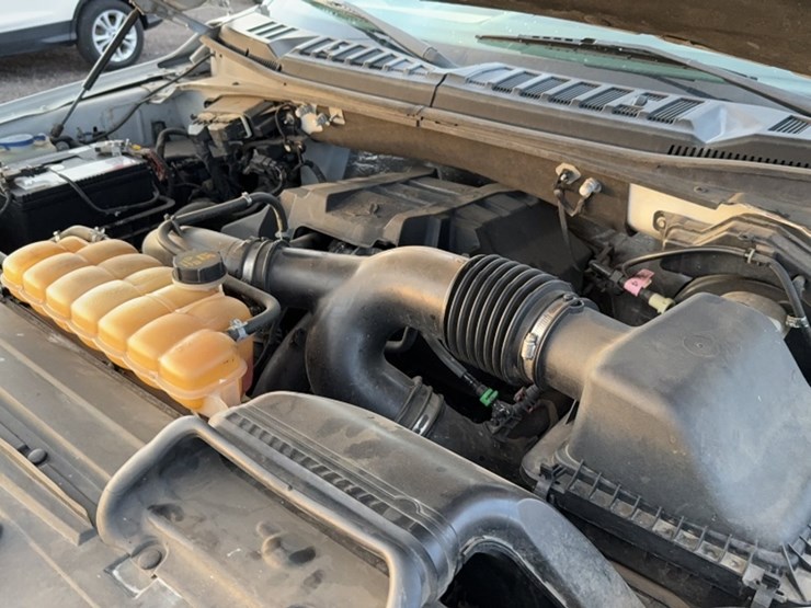 2015-ford-f150-image-24