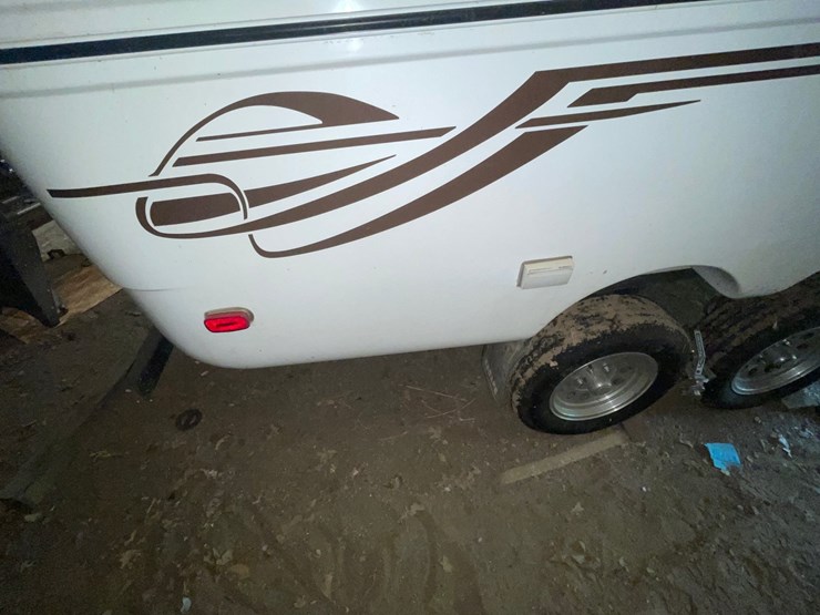 #7001-•-2018-escape-5.0-ta-5th-wheel-camper-(has-mn-title-in-dealy)-image-27